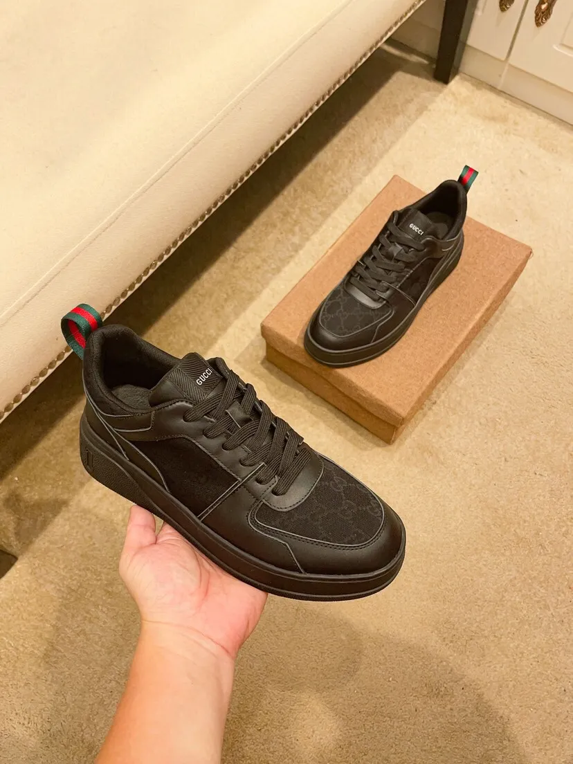 Factory price 420 [Gucci] Gucci's latest casual Korean-style men's shoes, new autumn and winter design, perfect workmanship, cabinet quality, upper: cowhide material, leather lining; soft and comfortable, rubber outsole is super light, wear-resistant, simple, versatile fashion men's shoes, color optional, size 38--44